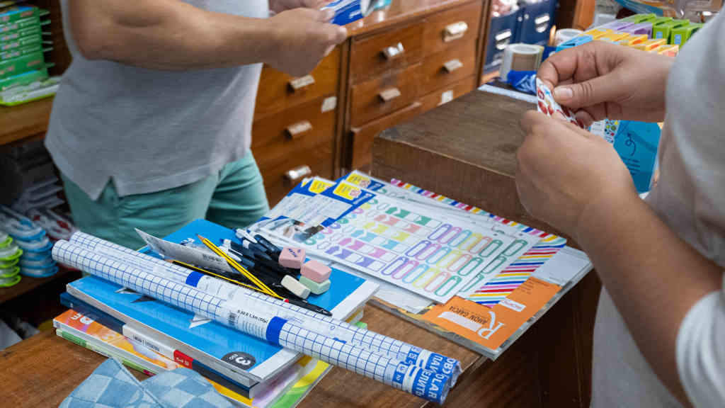 O PSdeG acusa Rueda de “enganar” miles de familias coas axudas a dedución de material escolar