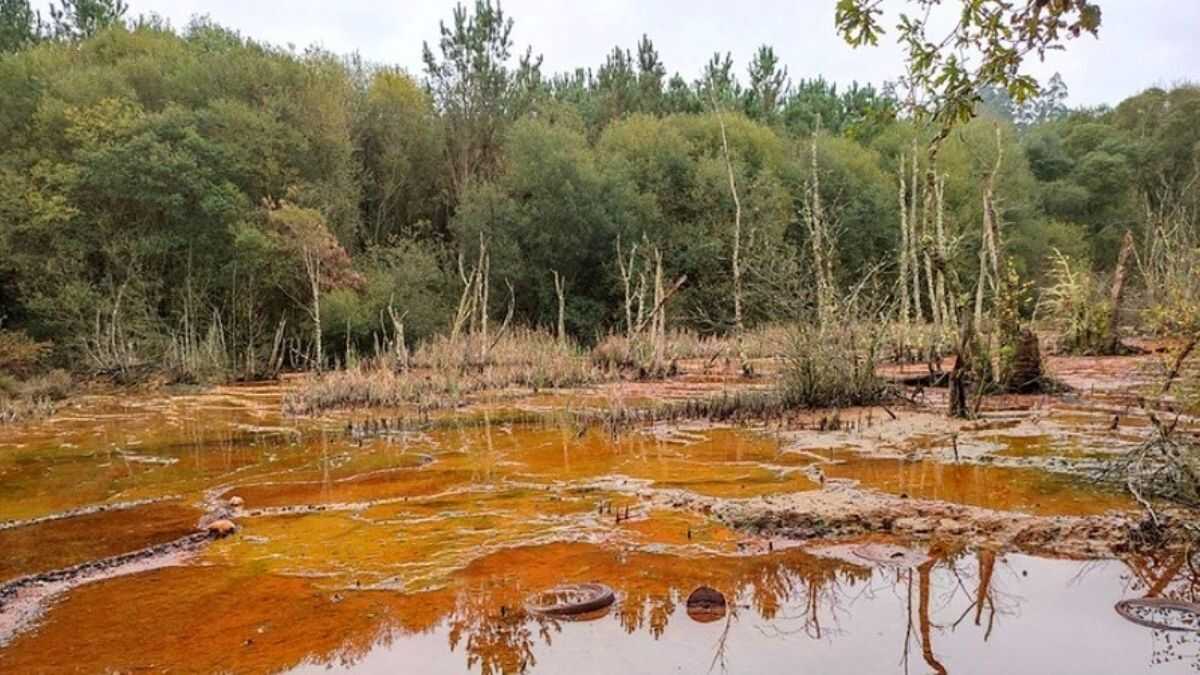 Preocupación entre a veciñanza de Touro ante o risco de filtracións tóxicas da antiga mina de cobre