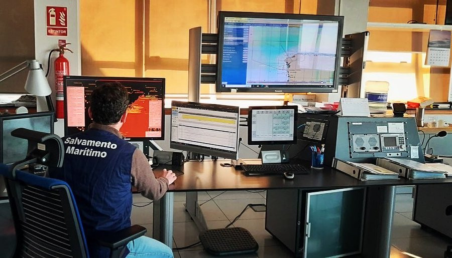 Rescatados os 7 tripulantes do pesqueiro 'Itoitz', á deriva ante a costa da Coruña