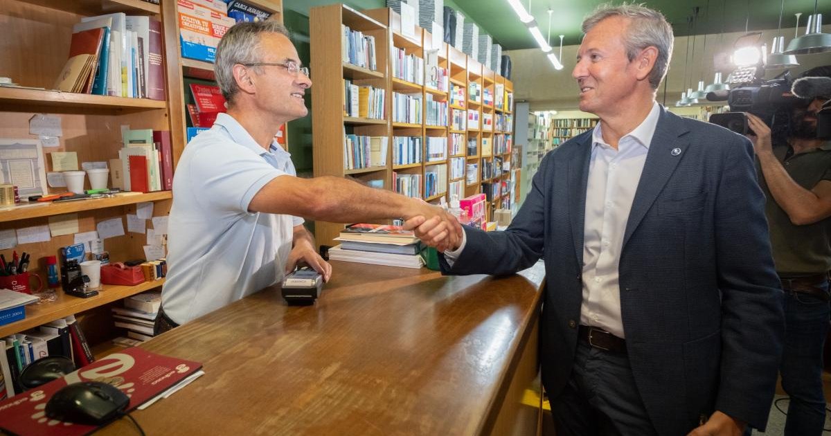 Rueda recúa e dará "unha solución" a quen xa pagou os libros de texto en efectivo para que os poida desgravar