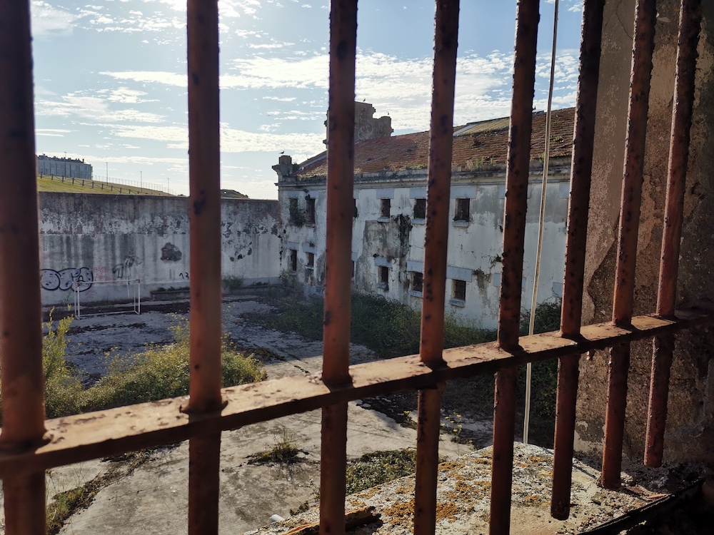 Esixen o comezo das negociacións co Goberno Central para rescatar o Cárcere Vello do absoluto abandono