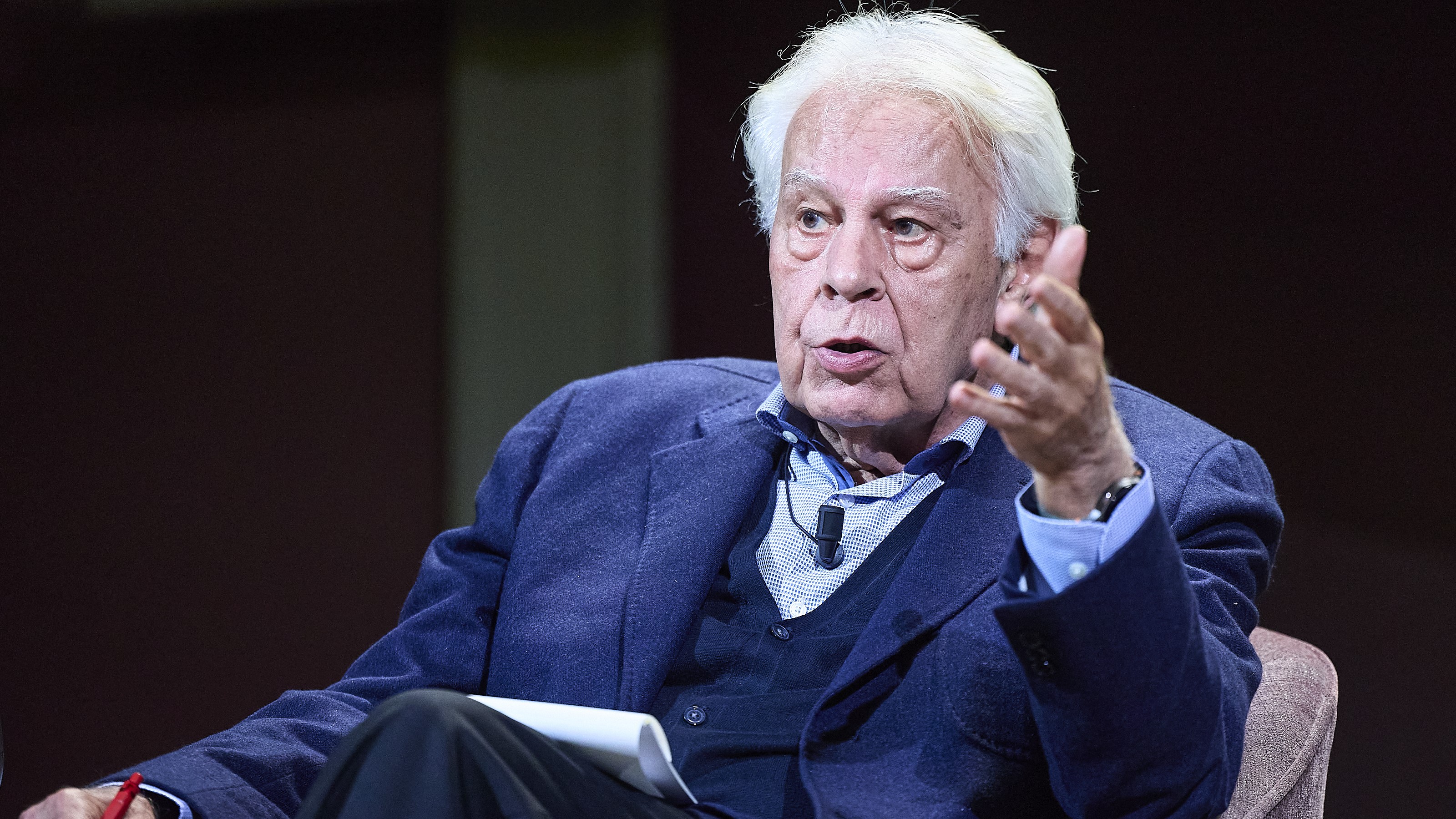 González reprocha falta total de autocrítica no PSOE tras as derrotas electorais e di que votará en branco nas xerais