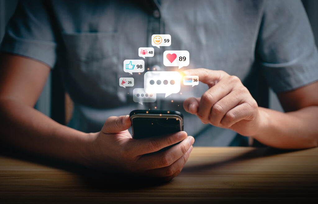 ¿El objetivo es proteger a los menores o vigilar y censurar a los adultos?