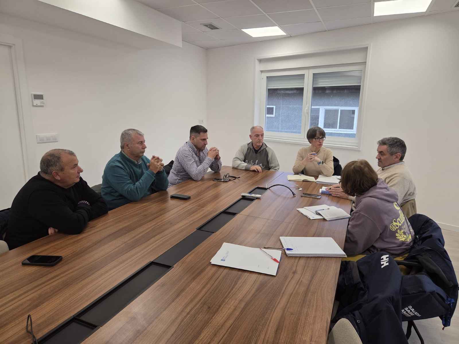 A Xunta analiza cos patróns maiores a situación dos bancos marisqueiros de Noia, Muros e Porto do Son