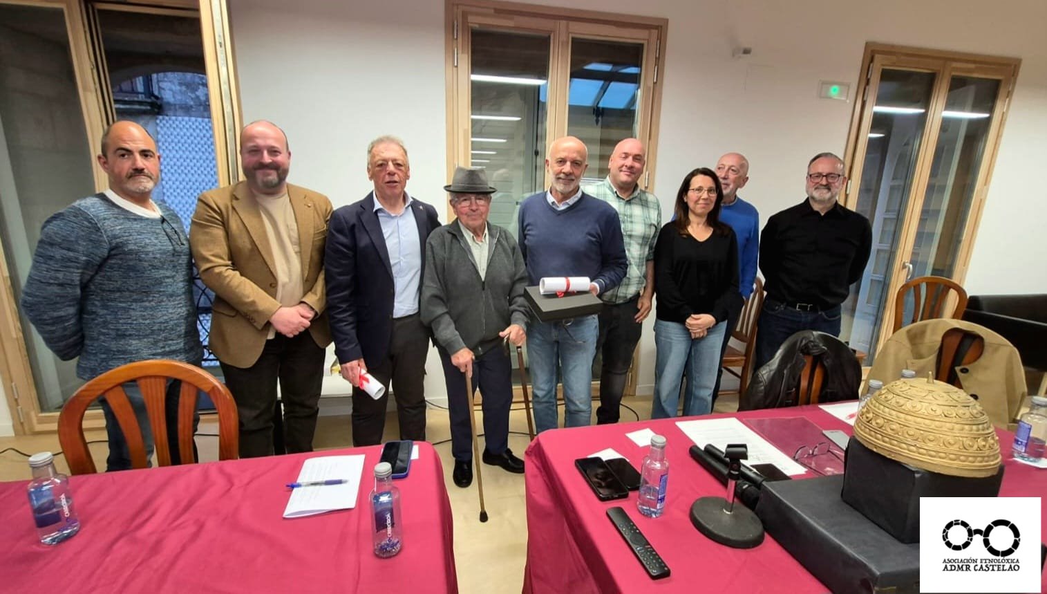 Rianxo enxalza a xenerosidade de José Vicente Somoza, O Peruco, descubridor en 1976 do Casco de Leiro