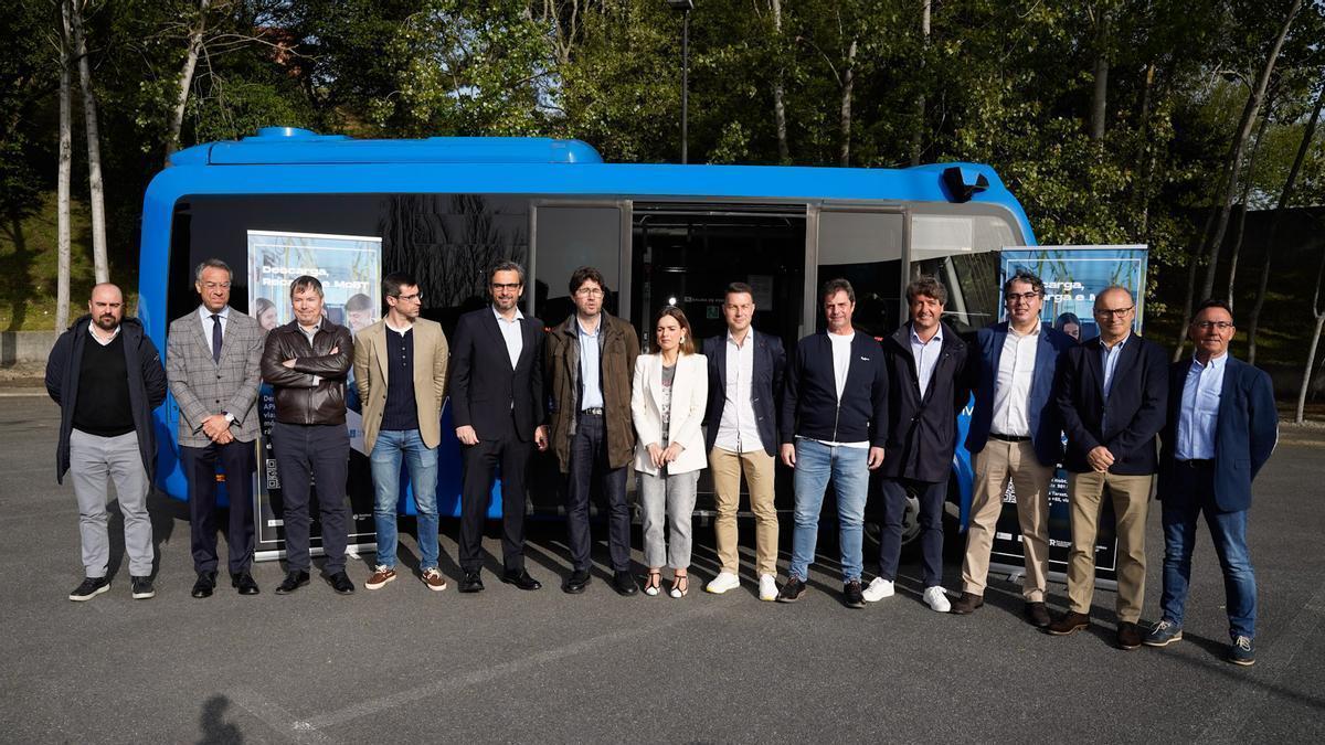 Galicia xa permite pagar o bus interurbano co móbil en máis da metade das viaxes