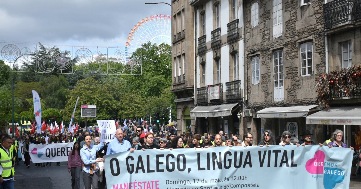 “Imos reverter a emerxencia lingüística”: milleiros de persoas reclaman en Compostela o galego como lingua vital