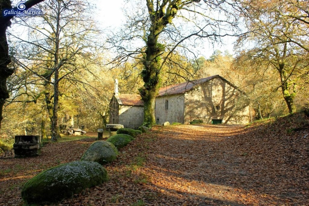 San Cibrán de Dimo revive a súa memoria entre petróglifos, lendas e tradición oral nunha palestra en Catoira