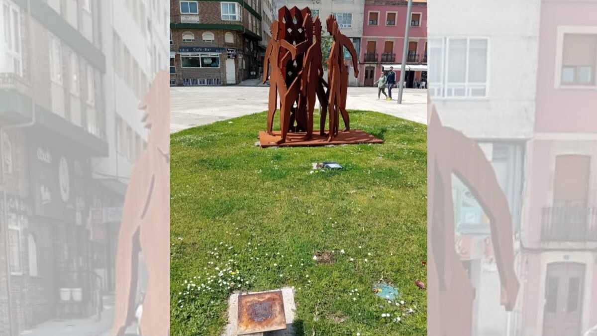 Novo ataque á memoria histórica: vandalizan un monumento que homenaxea as vítimas do franquismo en Ribeira