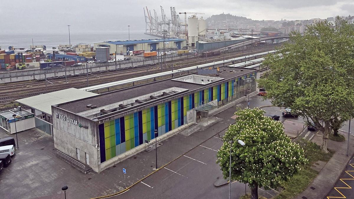 Transportes revela que leva investidos no Corredor Atlántico 4.123 millóns entre 2025 e este ano, pero apenas achega datos de Galicia