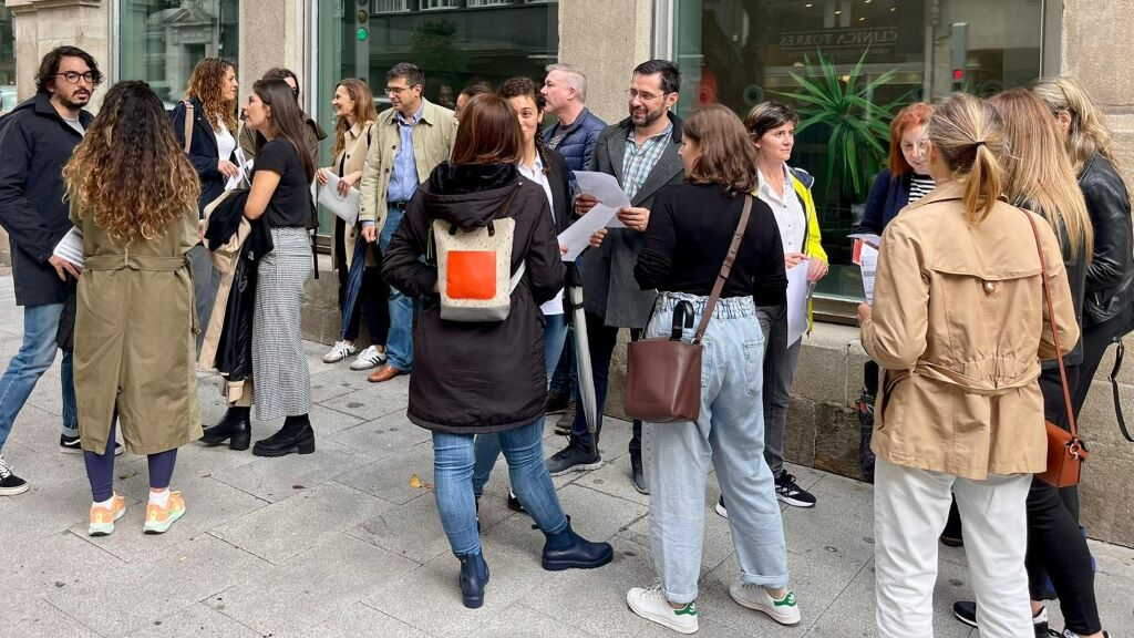 O colectivo de médicas de PAC reclaman poder homologarse como especialistas en Urxencias e Emerxencias
