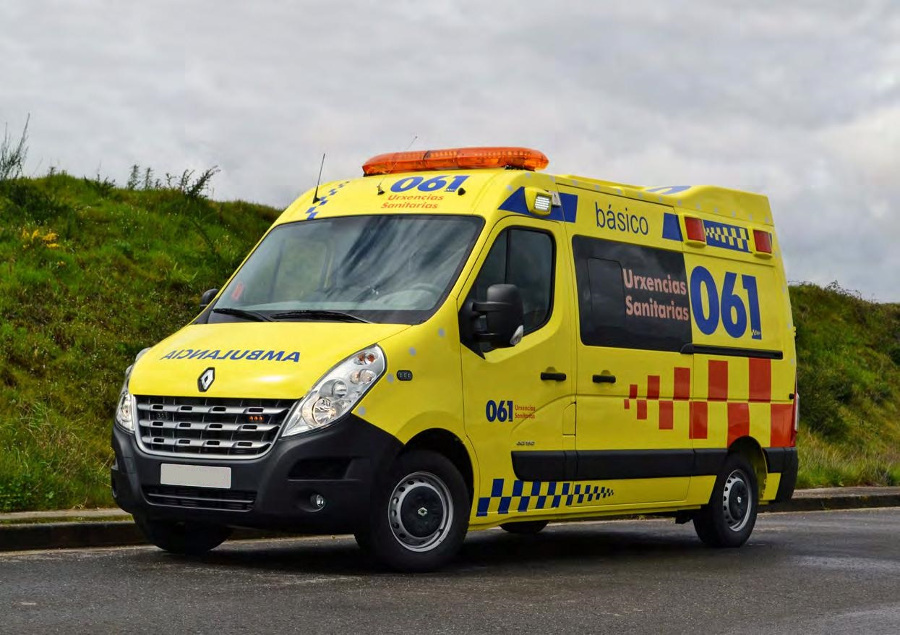Un home de 92 anos falece tras sufrir un infarto e chocar contra un muro co seu vehículo