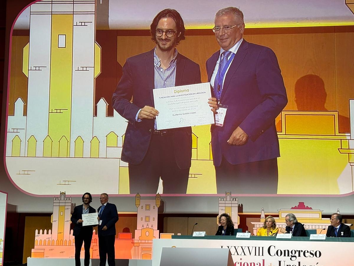 Un urólogo do hospital de Ferrol recibe un premio nacional pola súa investigación sobre novas técnicas de fertilidade masculina