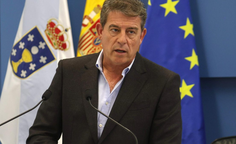 Besteiro alerta del "parón histórico" de Galicia en renovables y urge a Rueda a actuar