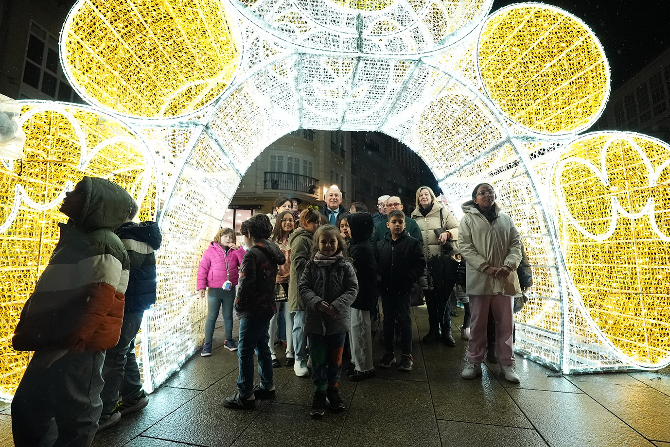 Monforte acende 1,2 millóns de luces LED para iluminar e dinamizar o Nadal    
